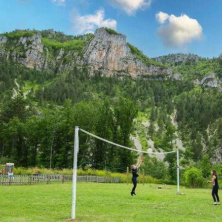Village De De Blajoux Hébergement de vacances *